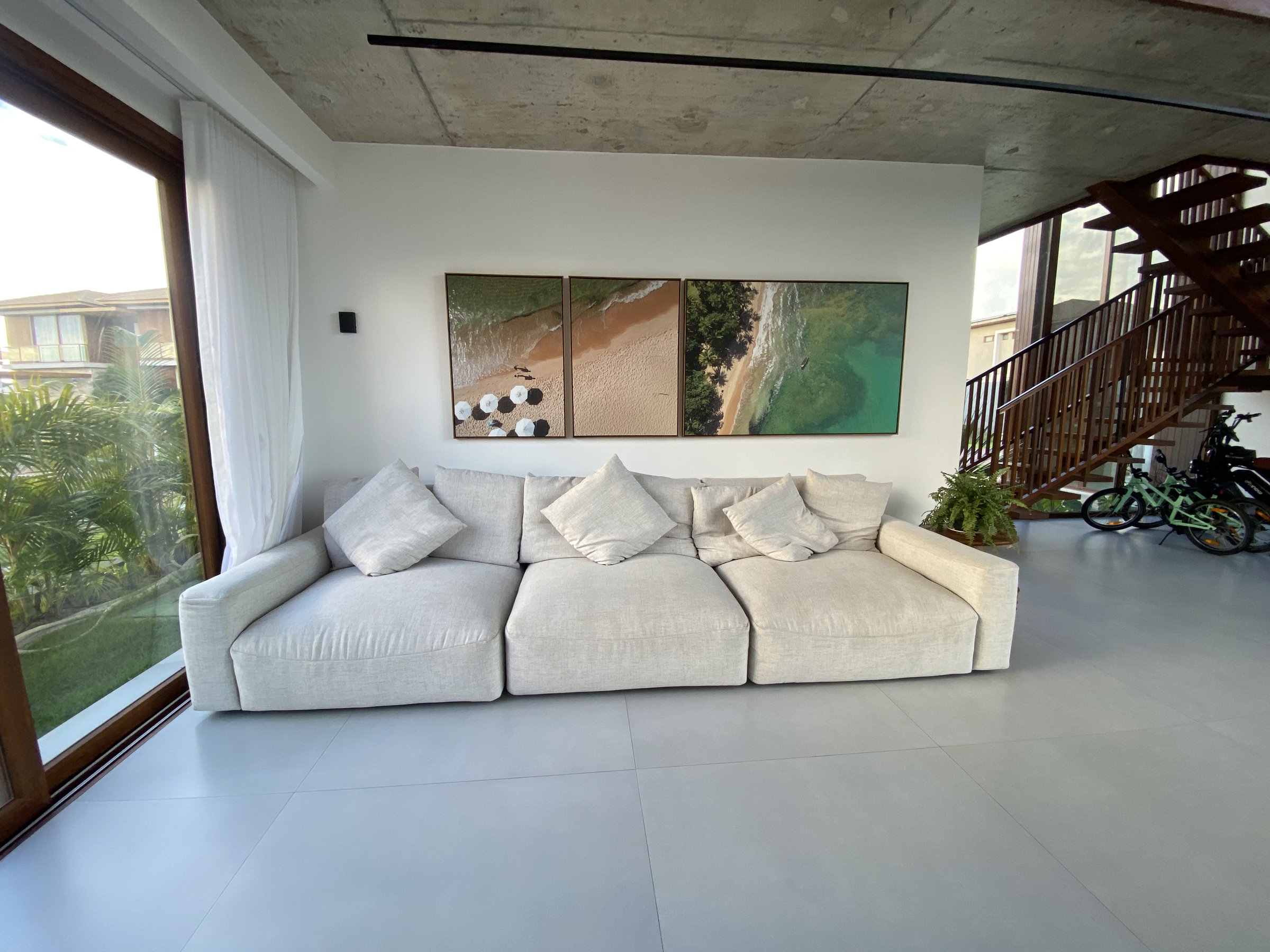 Vista ampla da sala integrada